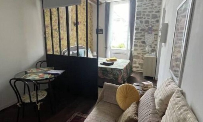Oloron-Sainte-Marie Apartment | Studio de Charme, Wifi, Parking, Centre Ville