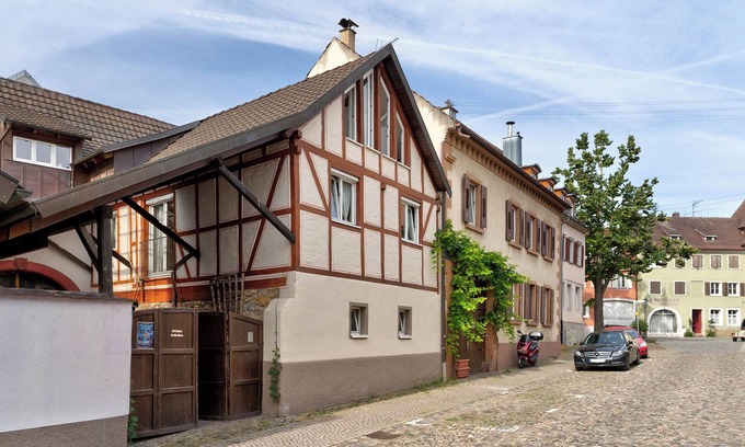 Endingen am Kaiserstuhl Apartment | Studio Apartment 'Miris Hüs' with Wi-Fi