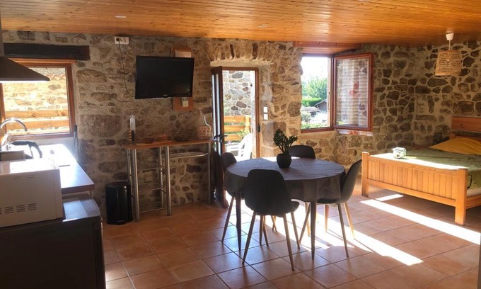 Vernosc-les-Annonay Apartment | Studio de la Voute