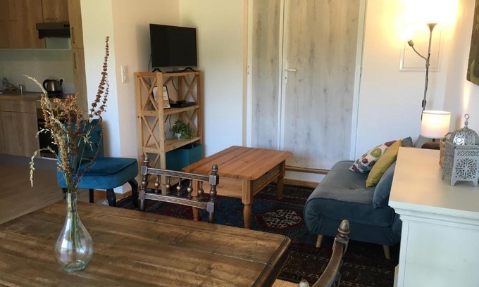 Peyrat-le-Chateau Apartment | Studio du centre UnisVers