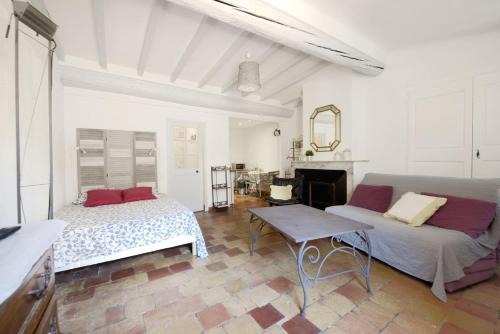 Aix-en-Provence Historic Centre Apartment | Studio ensoleillé, typique centre historique, wifi