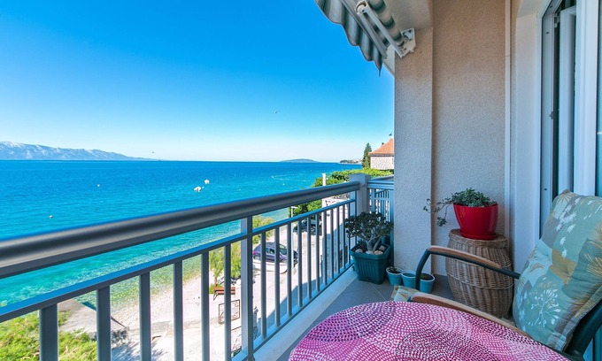 Brist Apartment | Studio flat near beach Brist, Makarska (AS-15714-b)
