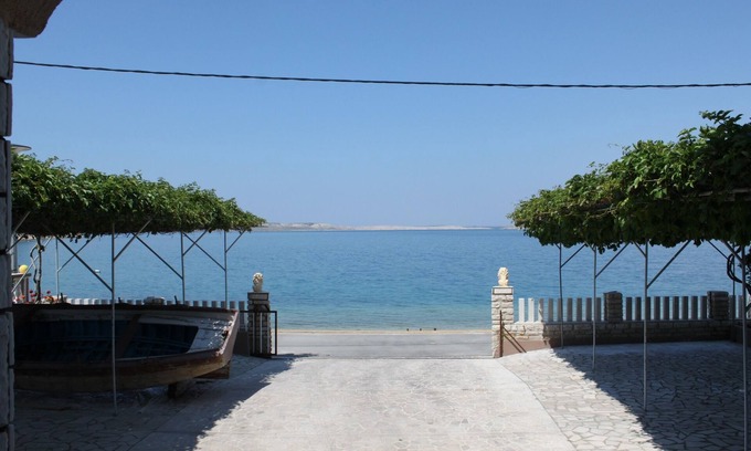 Metajna Apartment | Studio flat near beach Metajna, Pag (AS-6497-b)