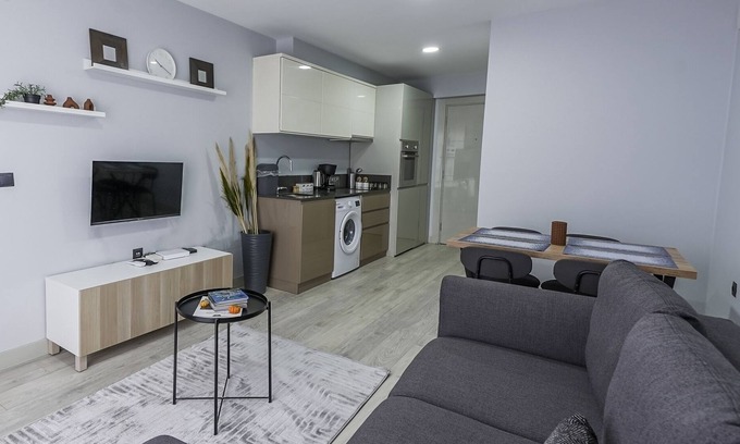 Kepez Apartment | Studio Flat w Shared Pool and Garden in Antalya