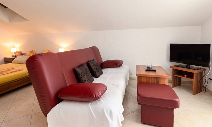 Klenovica Apartment | Studio flat with balcony and sea view Klenovica, Novi Vinodolski (AS-20556-a)
