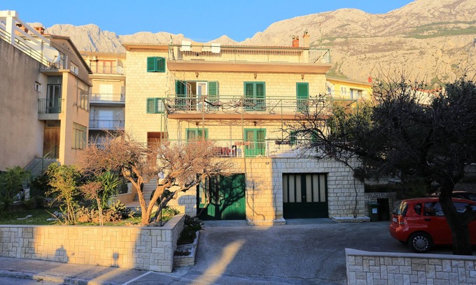 Zelenka Apartment | Studio flat with balcony and sea view Makarska (AS-18028-a)