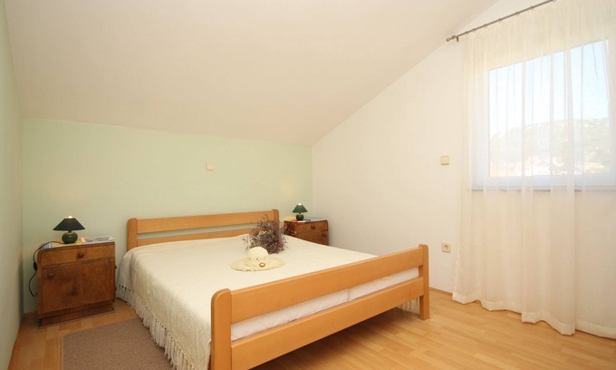 Vinisce Apartment | Studio flat with balcony Vinišće, Trogir (AS-8660-b)