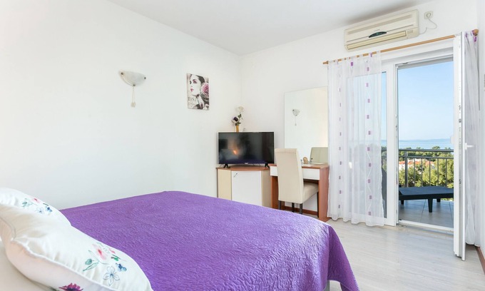Podstrana Apartment | Studio flat with terrace and sea view Podstrana, Split (AS-6072-a)