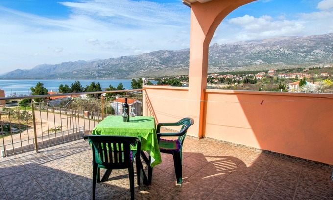 Rovanjska Apartment | Studio flat with terrace and sea view Rovanjska, Paklenica (AS-14732-a)