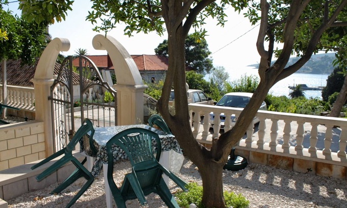 Sumartin Apartment | Studio flat with terrace and sea view Sumartin, Brač (AS-2949-b)