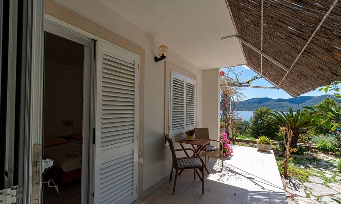 Viganj Apartment | Studio flat with terrace and sea view Viganj, Pelješac (AS-19391-a)