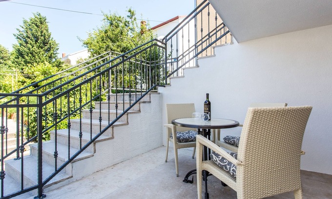 Baska Apartment | Studio flat with terrace Baška, Krk (AS-18808-a)