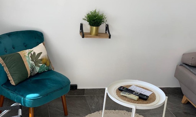 7th Arrondissement Apartment | STUDIO FOND DE JARDIN CHEZ JEAN-LUC