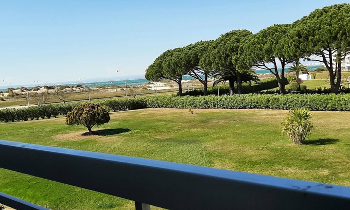 Le Grau-Du-Roi Apartment | Studio for 2 Adults, Sea & Garden View