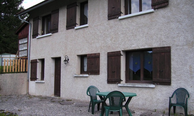 Foncine-le-Bas Apartment | studio for two people on the ground floor of the owners' house