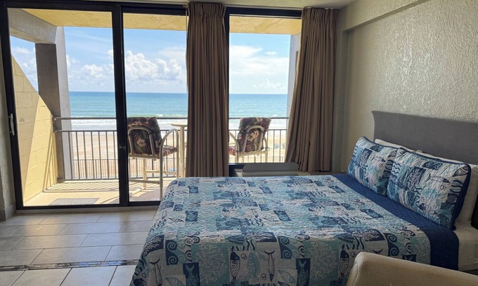 Daytona Beach Shores Condo | Studio for 2 with Breathtaking View with A/C