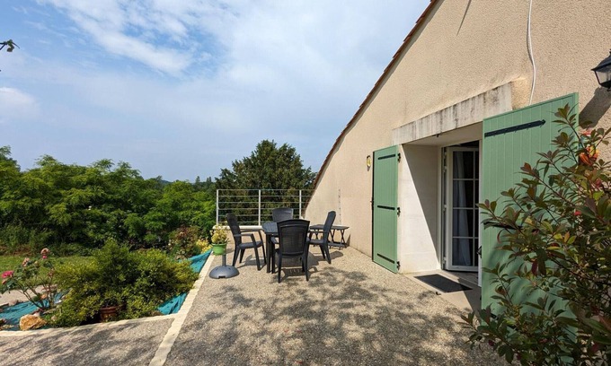 Chateauneuf-sur-Charente Apartment | Studio Châteauneuf-sur-Charente, studio flat, 3 persons