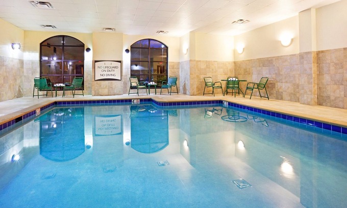 Oak Ridge Apartment | Studio | Free Breakfast. Indoor Pool & Gym.