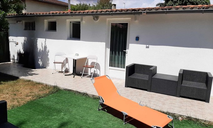 Castres Apartment | STUDIO.GARDEN QUIET wifi 600m hyper center