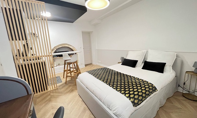 Bourges Apartment | Studio Haslay SERAUCOURT in the heart of BOURGES - Charm & comfort