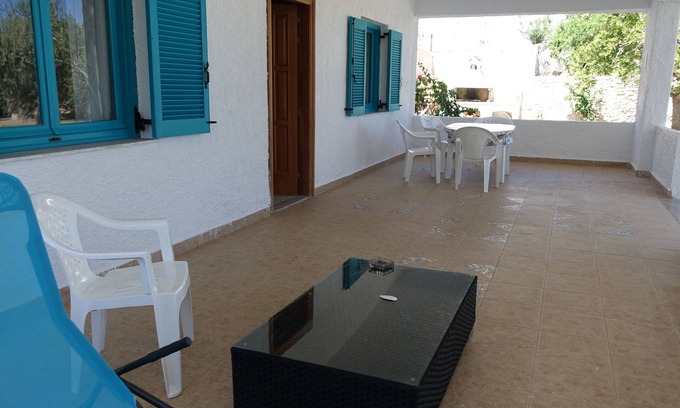 Troizinia Apartment | Studio in vacation home directly by the sea, with large covered terrace