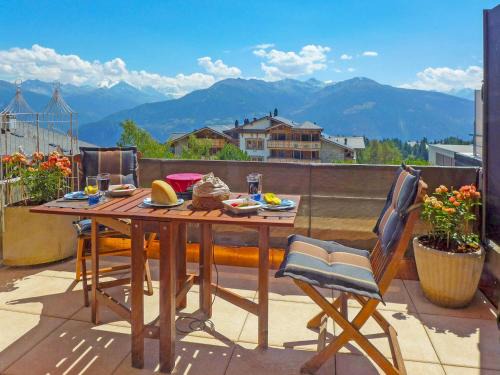 Montana Apartment | Studio Jeanne D'Arc Apt- E-36 by Interhome