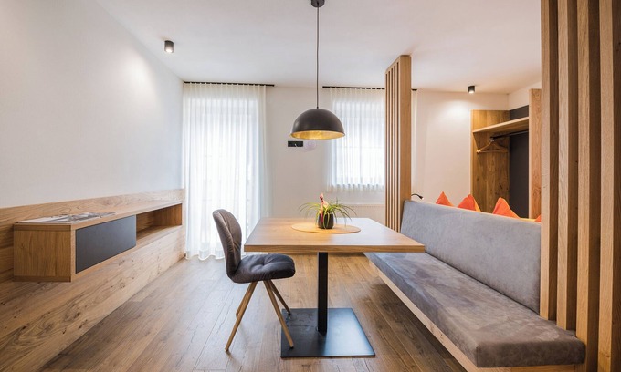 Vierschach Apartment | Studio 'Kuenz Dolomites 2' with Mountain View, Garden & Wi-Fi