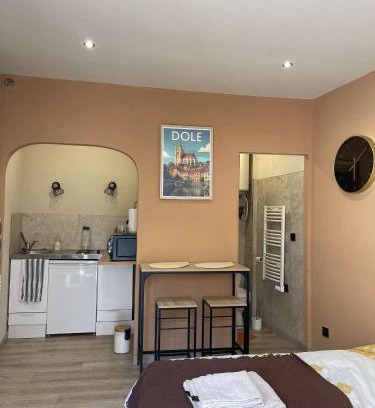 La Celle-sous-Gouzon Apartment | Studio l'iDOLE