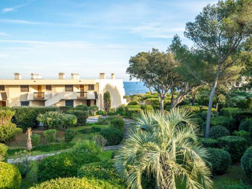 Saint-Aygulf Apartment | Studio Les Louvans-9 by Interhome