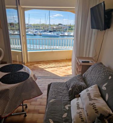 La Celle-sous-Gouzon Apartment | Studio les pieds dans l'eau