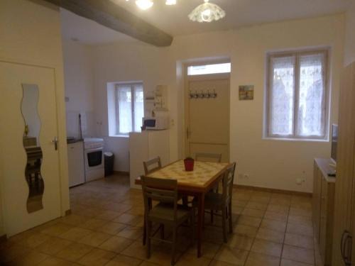 Chatillon-Coligny Apartment | studio les solivettes