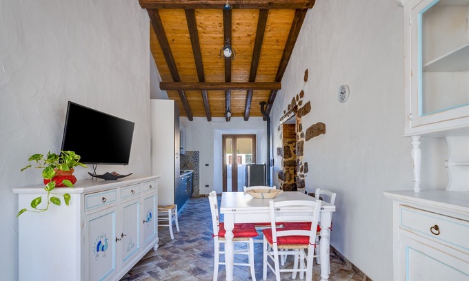 Abbasanta Apartment | Studio "Loft Sant'Antonio" with Garden & A/C