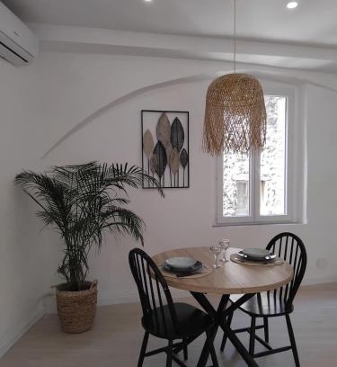 Saint-Ambroix Apartment | Studio Lysandre