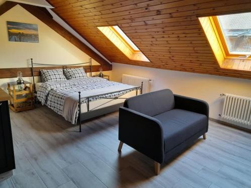 Villeneuve Apartment | Studio mansardé chez un vigneron au village au 3ème étage sans ascenseur