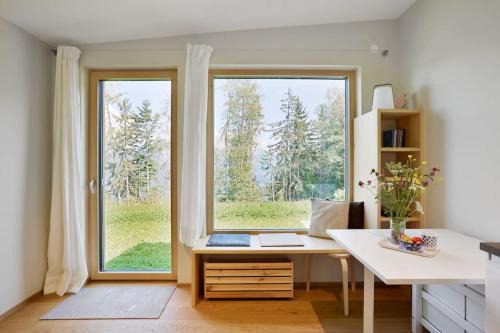 Buerserberg House | Studio mit Ausblick, ihr Rückzugsort in den Bergen