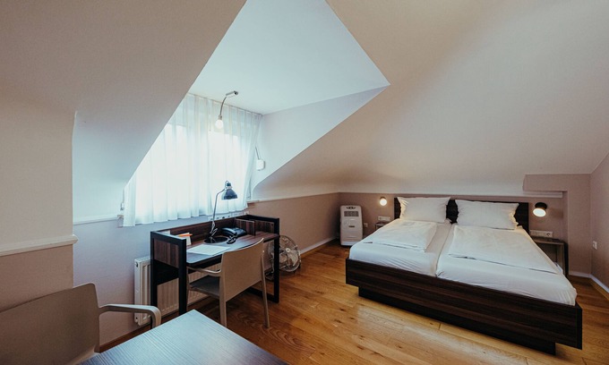 Weststadt House | Studio mit Eigener Voll Ausgestatteter Kochnische