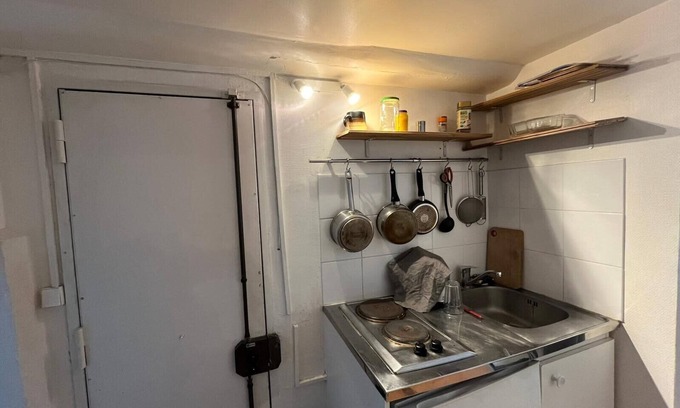 Quartier du Faubourg-Montmartre Apartment | Studio near the Palais Garnier