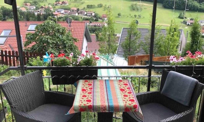 Busterbach Apartment | Studio Nichoir Avec Balcon et Jardin