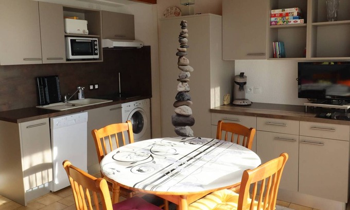 Goise-Champommier-Champclairot Apartment | Studio Niort, studio flat, 5 persons