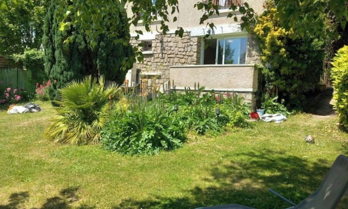 Mezy-sur-Seine Apartment | Studio on the banks of the Seine. All comforts.