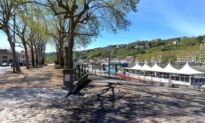 2nd Arrondissement Apartment | Studio Péniche pour 2 personnes, insolite et charmant