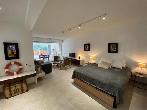 Arcachon Apartment | Studio rénové avec terrasse, à 100m de la plage à Arcachon, parking privé inclus - FR-1-374-99