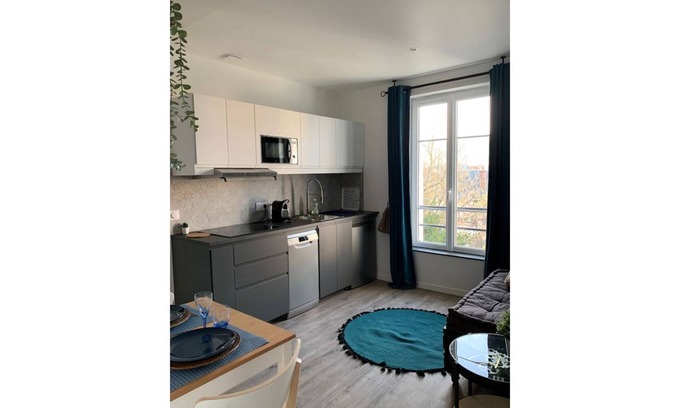 Juvisy-sur-Orge Apartment | Studio Romantique et Spacieux, Proche Gare RER