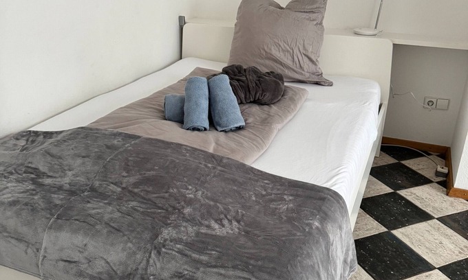 Neu-Ulm Apartment | Studio 'Schönste Lage An Der Donau 1' with Wi-Fi