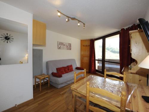 Les Menuires Apartment | Studio skis aux pieds avec balcon sud, confort et équipements complets - FR-1-344-539