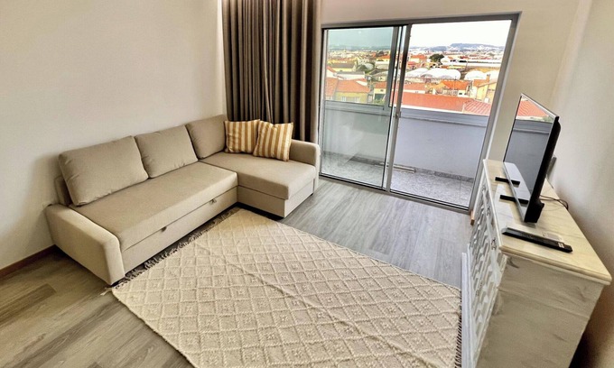 A Ver-o-Mar Apartment | Studio Sleeps 4 - Patio - Free parking - Tv & WiFi