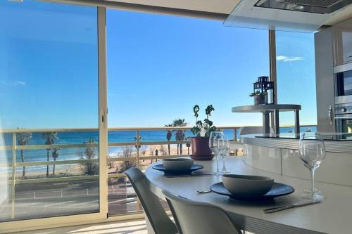 Frejus Apartment | Studio spacieux, vue imprenable sur la mer