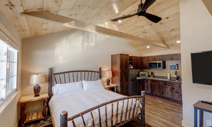 Sunapee Hotel | Studio Suite #9 at The Lodge | Minutes from Sunapee Harbor & Mount Sunapee