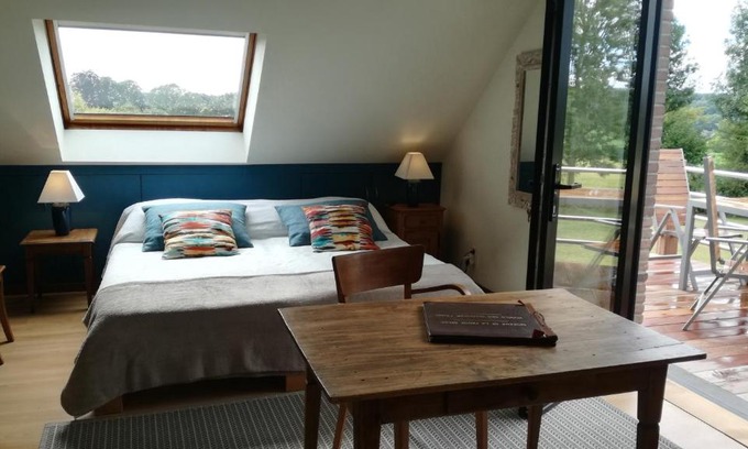 Louveigne Bed & Breakfast | Studio Sur Pierri