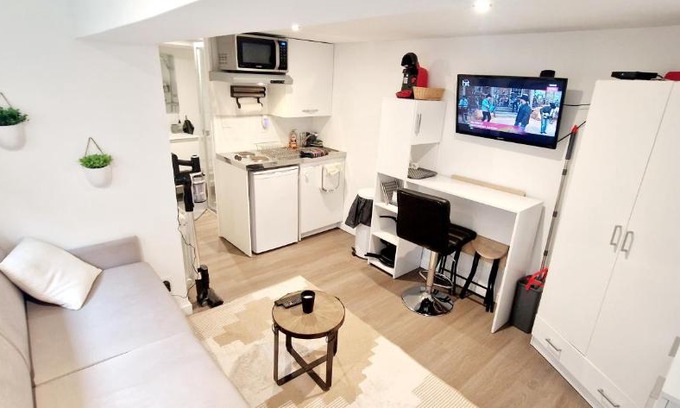 Cournon-dʼAuvergne Apartment | Studio terrasse